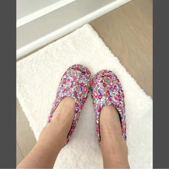 Floral and Patterned Women's Slippers - Picture 7 of 9